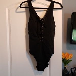 The CUTEST BRAND NEW WITH TAGS BATHING SUIT